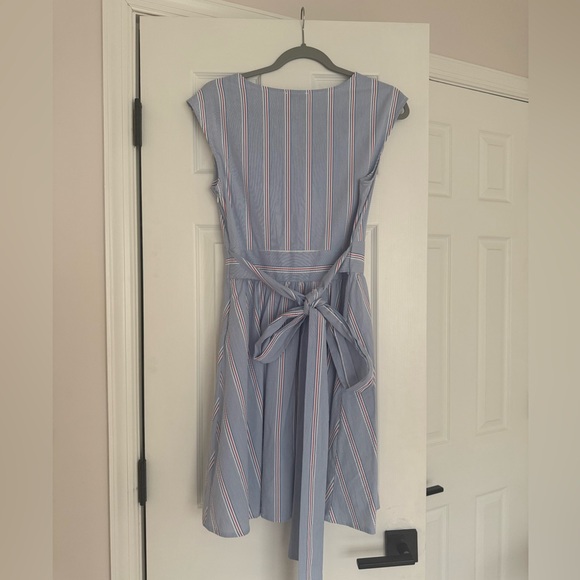 Vineyard Vines Nicholls Stripe Seersucker Tie-Waist Mini Dress in Bimini Blue 8 - Picture 4 of 5